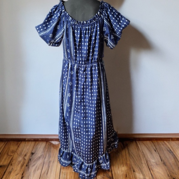Boho Long Blue Paisley Dress with Puff Sleeves - Picture 2 of 4